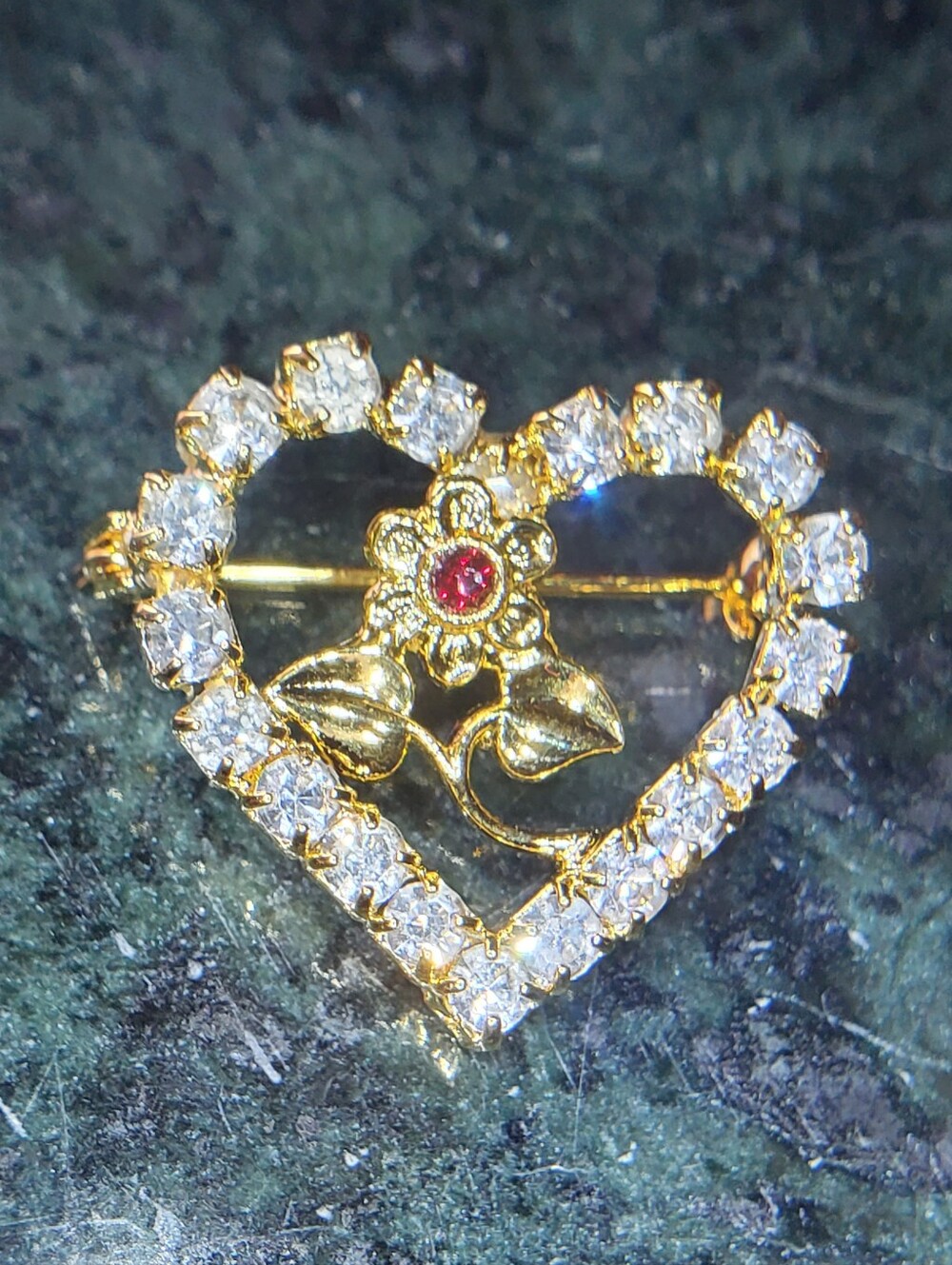 Vtg. Charming Rhinestones Heart Brooch